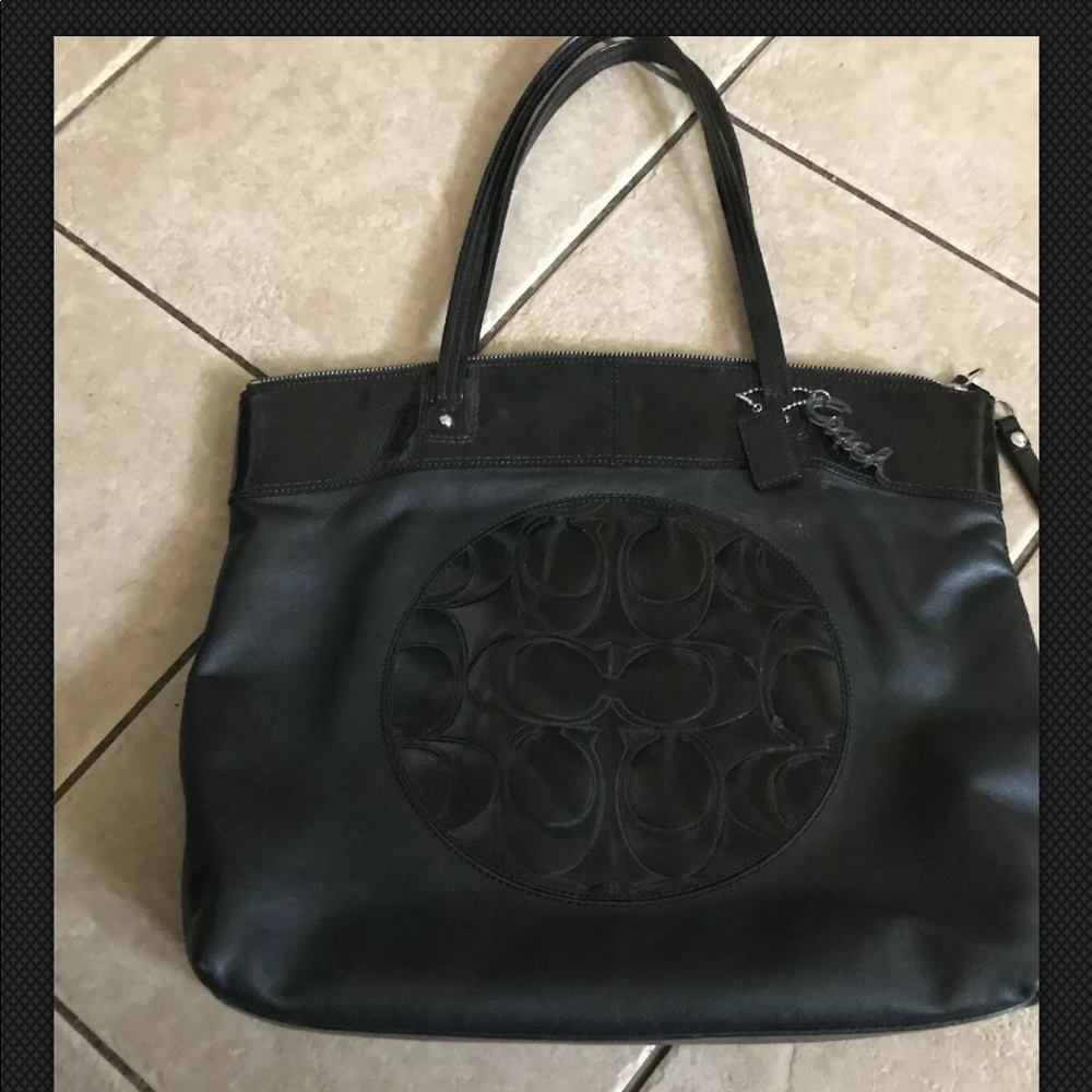 Coach Tote Bag Black Leather with Zipper on Top